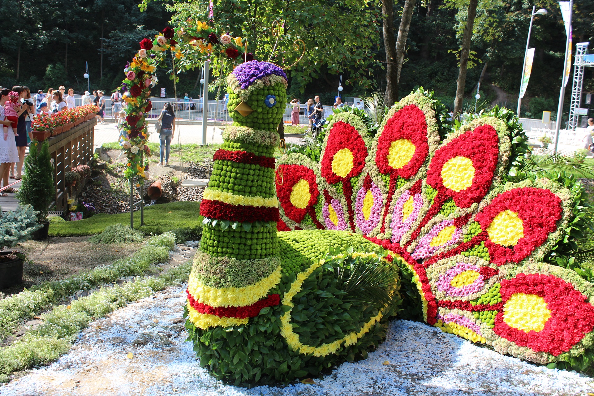 С 5 сентября по 8 сентября 2019 года в Воронежском центральном парке пройдет IX международный фестиваль садов и цветов «Город-сад»